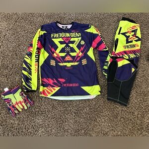 Deco youth racing pants,shirt,gloves